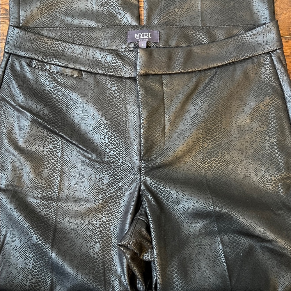 NYDJ black snake print slim trousers NWOT - Picture 2 of 6